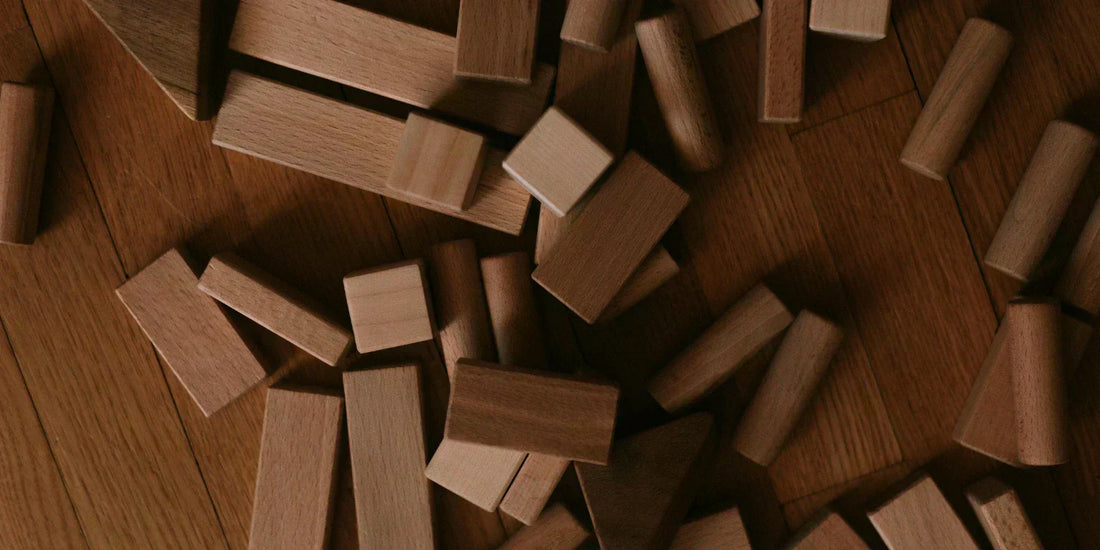 Moins de blocs, plus d'éveil : le secret du bois